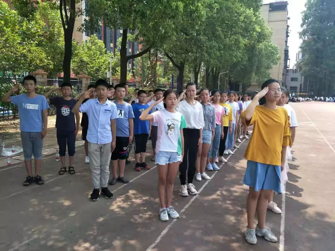安乡县深柳中学2019级七年级新生入学教育活动