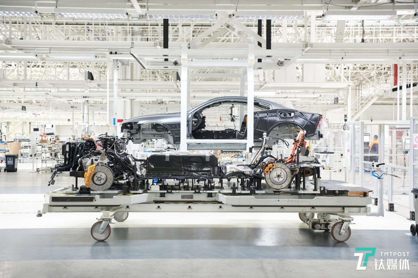「钛媒体」Polestar Mass Producing Luxury Cars at Its Chengdu ＂Factory of Art＂