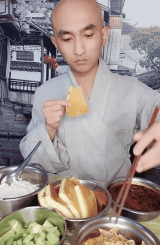 “丧命式”赚钱,靠吐活着!年入千万的吃播们,快要把自己逼死了
