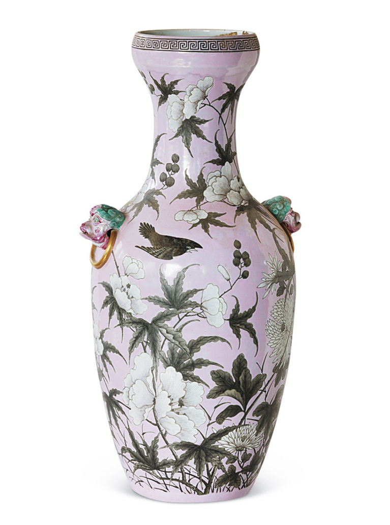 清同治 永庆长春款粉地墨彩花鸟兽耳瓶