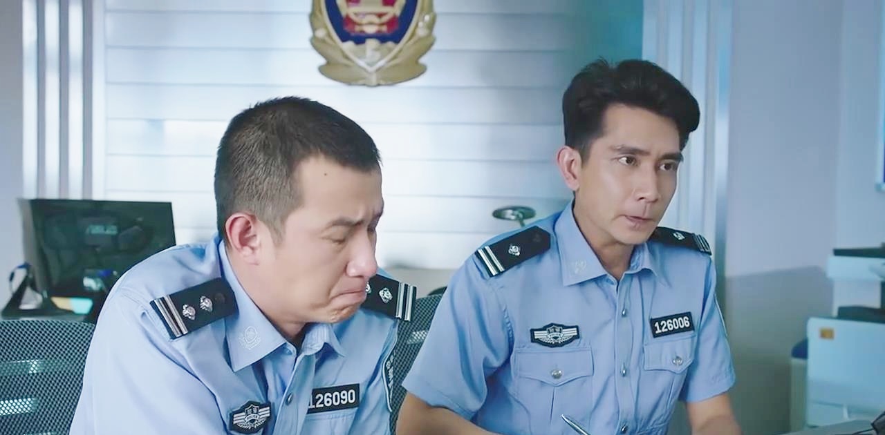 美人鱼:邓超报警这段,文章的演技太好了,每次看都笑的