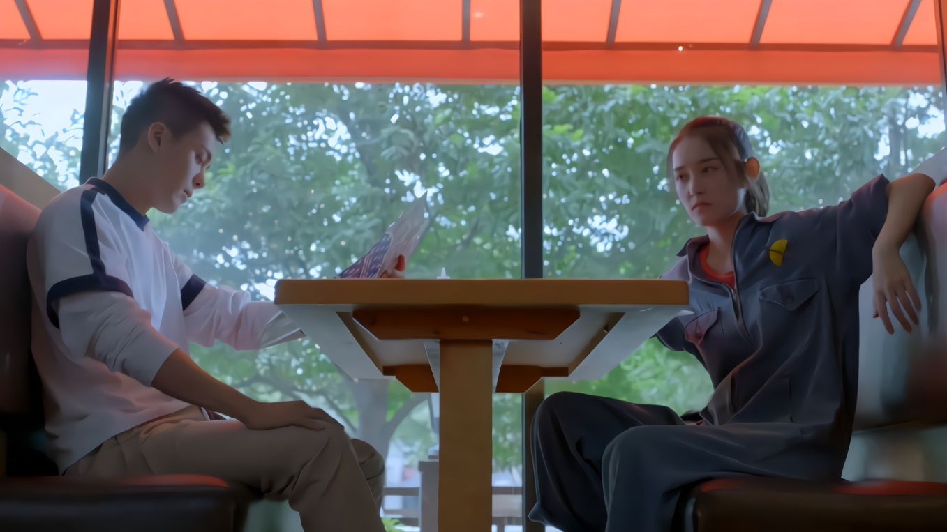 外国女故意用英语骂人,下秒被女孩用八级口语