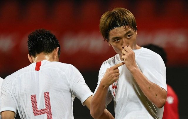 韩国球迷关注艾克森:比18场球荒的孙兴慜强!国足靠他才能赢5比0