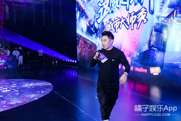 我看到真的男粉了，还是声音很大的那种…