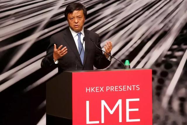 「钛媒体」时代宠儿李小加：从钻井工人到港交所掌门