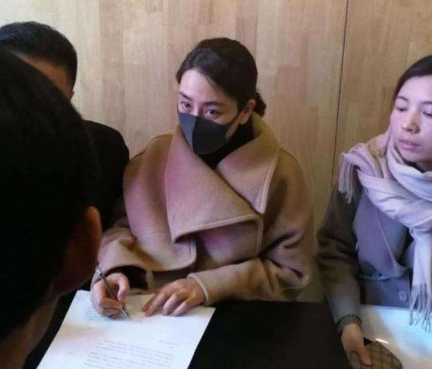 雪上加霜！知情人曝黄毅清被捕于毒瘾发作，又接到马苏告的起诉书