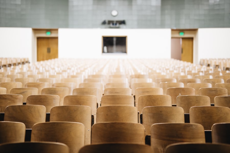 「钛媒体」这届 00后大学生们的第一桶金来自哪里？