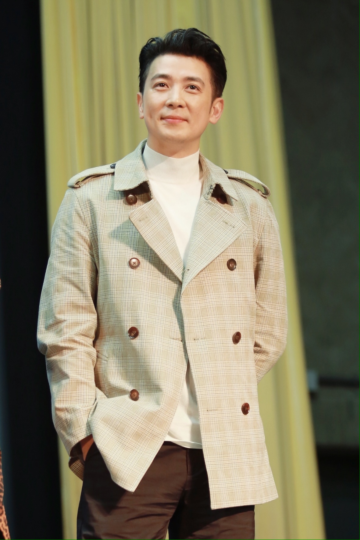 「君屹影视」保剑锋《一生有你》首映发布会 售后CP现场“发糖”不停