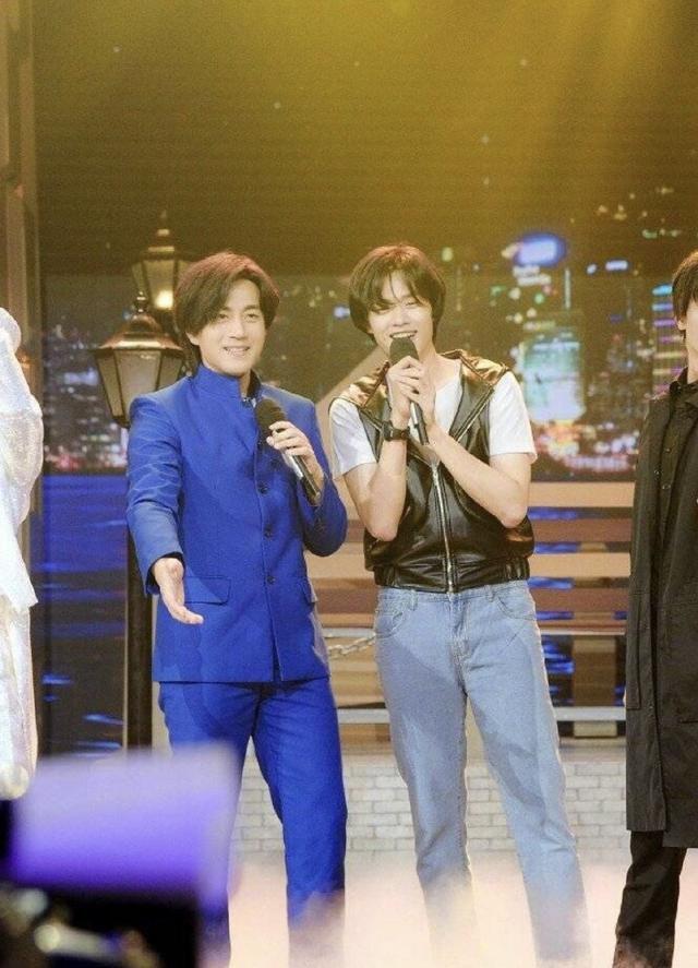 「熊猫娱乐」刘恺威魏大勋昔日合照被扒！同款发型太土气，杨幂品味遭调侃