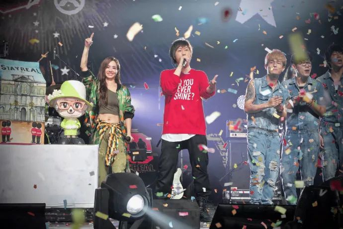 「她刊」39岁蔡依林霸气告白：“阿信，我要嫁给你！”