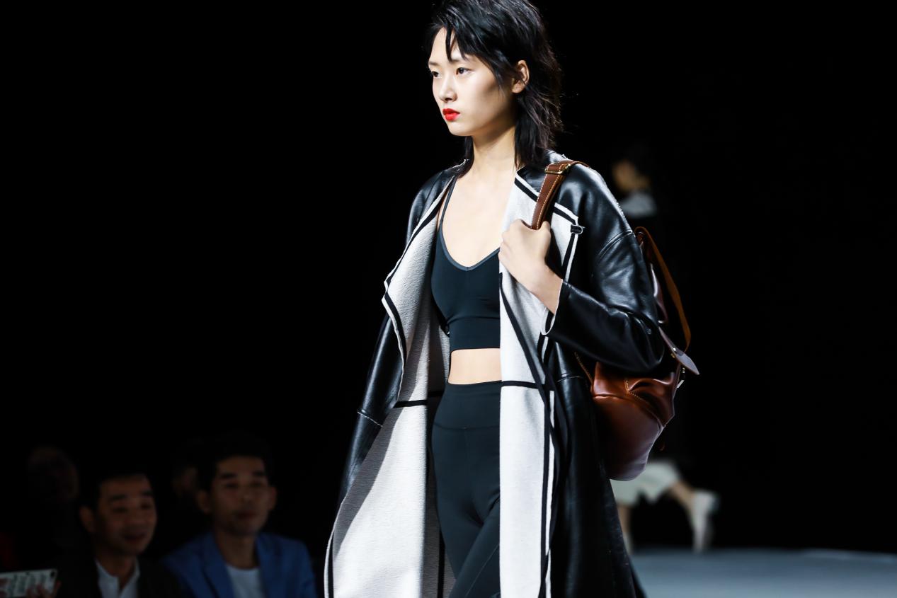 皮革时尚大秀上海开幕，新潮范儿引爆眼球