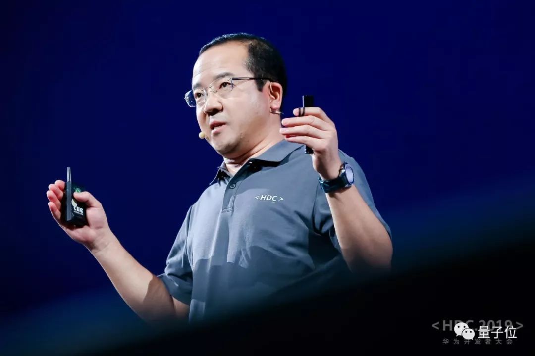 余承东回应鸿蒙OS十大疑云:人都是被逼出来的