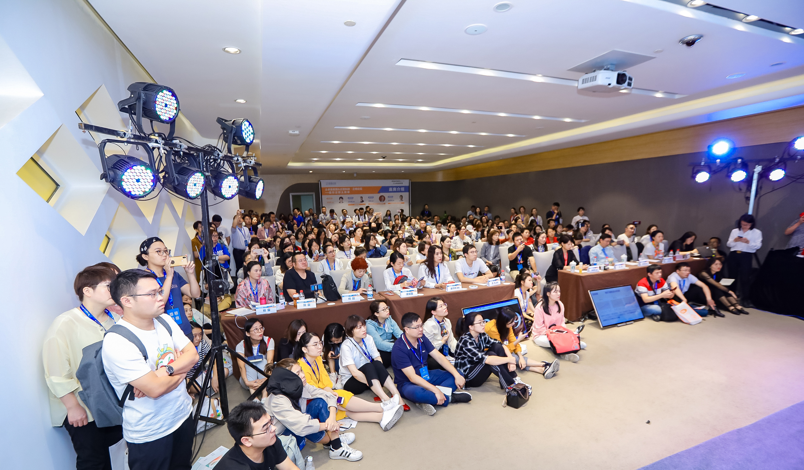 正丽科技携隐形矫治新品亮相2019正畸年会