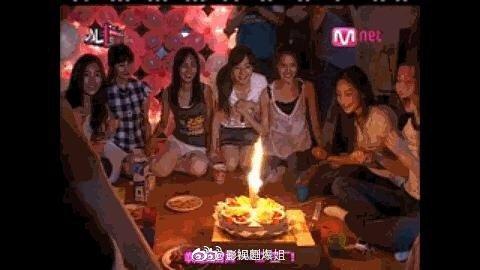 少女时代最新合体照,只有允儿的脸还能打,郑氏姐妹是一起胖了?