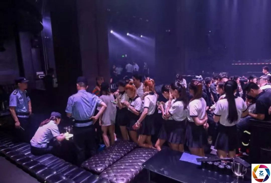 网约房一个房间查获两女一男浴场设暗门警方扫黄每次都满载归