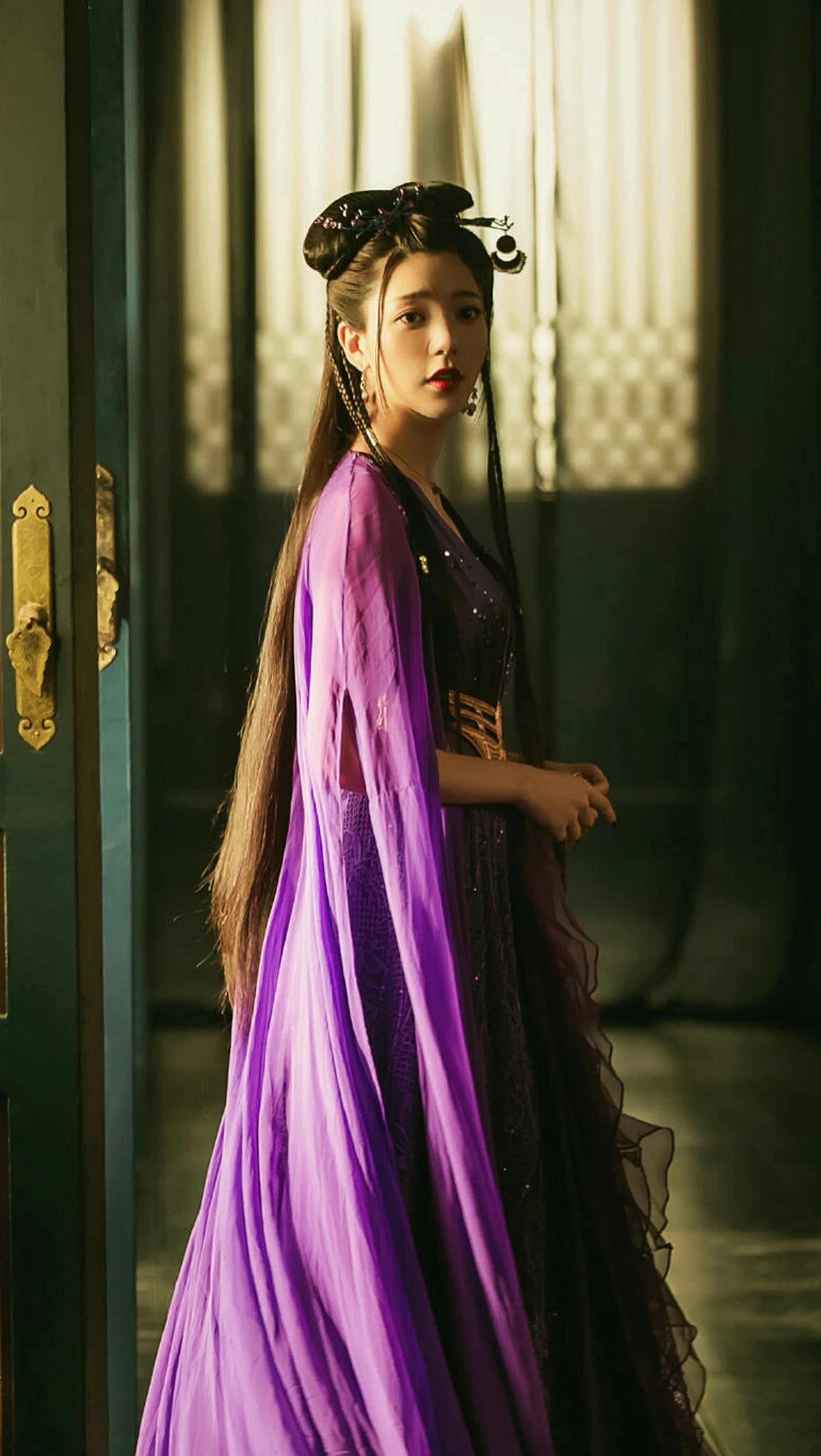 《媚者无疆》最美不是李一桐,而是一袭紫衣神秘妩媚的