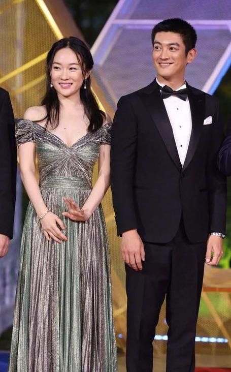 【传媒一班】金鸡奖的红毯秀，是女明星的修罗场