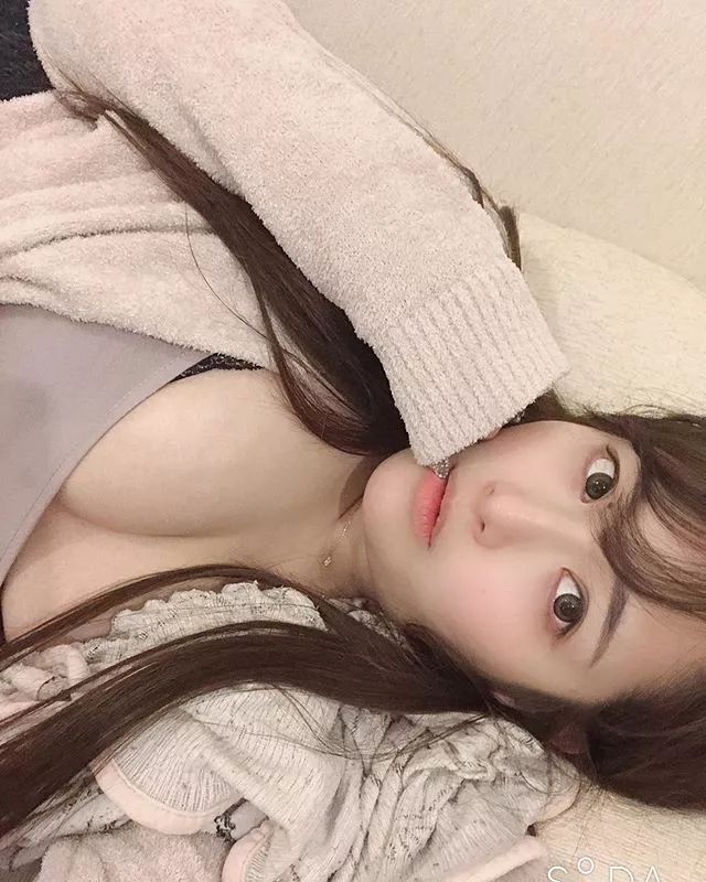 照骗奔现有多可怕？看过真人后粉丝说想把她的写真烧掉！