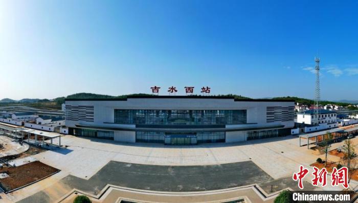 航拍昌赣高铁吉水西站 造型灵感来源马头墙__凤凰网
