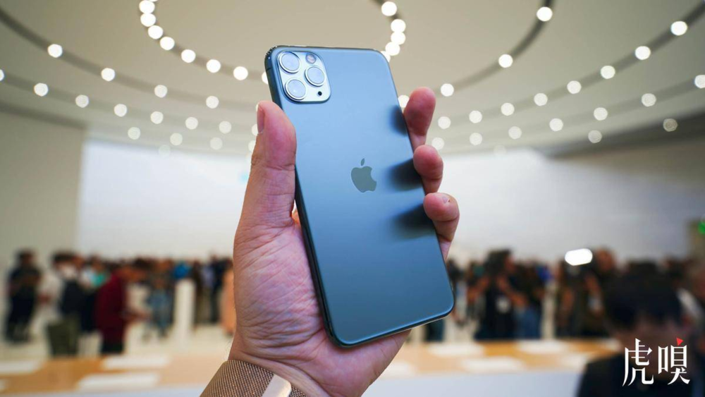 【虎嗅APP】苹果 iPhone 11 降价；国足反超叙利亚迎来开门红