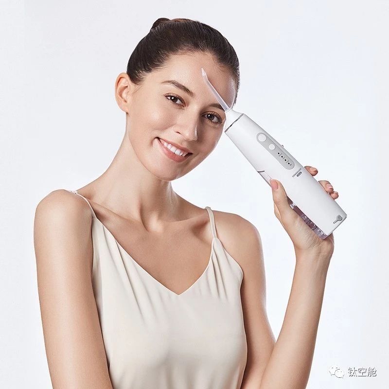 【钛媒体】牙缝里82年的肉丝儿，都被冲出来了