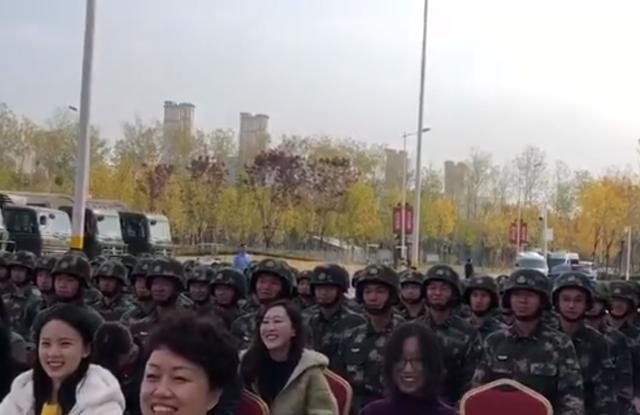 被表白“军嫂好”,张馨予写亲笔信回应自谦