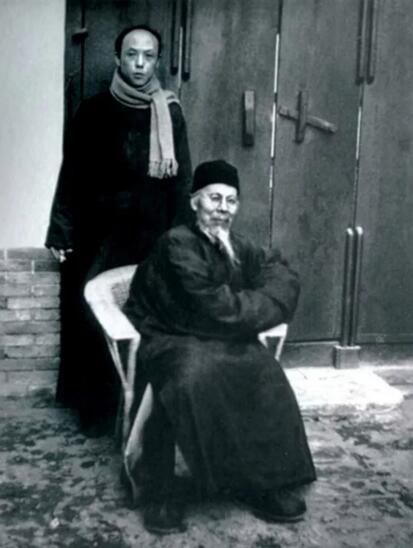 1926年，李苦禅与恩师齐白石