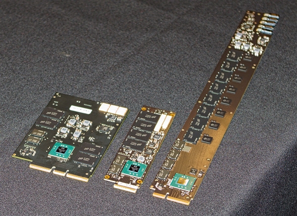 全球第一个！见过3英寸的DDR4内存模组吗？