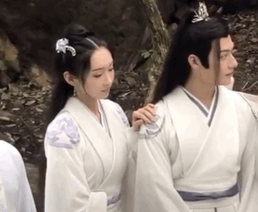 《陈情令》这对“姐弟变情侣”？两人牵手被拍，疑似恋情曝光编辑：奇趣网发布：2019-10-06 12:27:37