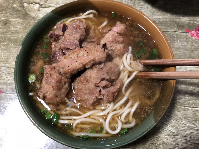 乐山面条—清汤排骨面