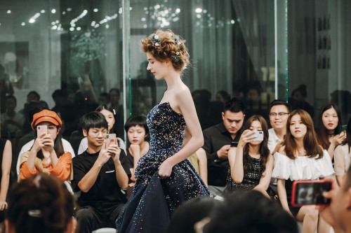 THE ONE BRIDE 2019aw新品发布秀，编织“仲夏夜之梦”
