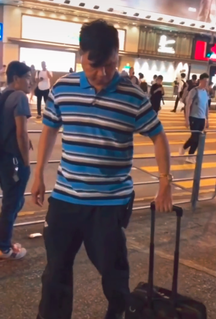 「会火」“金牌绿叶”艾威曝近况略显穷酸：妻子患癌生活窘迫，仍资助孩子