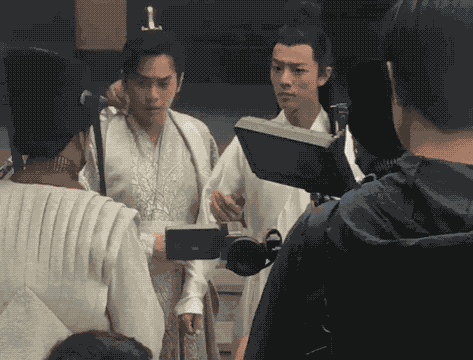 张若昀的胸,是多少女明星梦寐以求的胸器