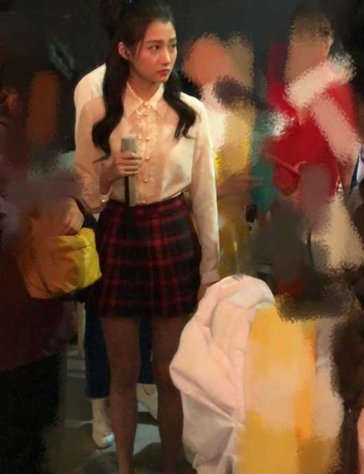 关晓彤回应黑眼圈是怎么回事?终于真相了,原来是这样!