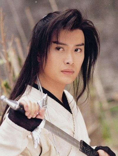 素有“古装王子”之称的黄海冰年轻时的颜,可以夸一万年