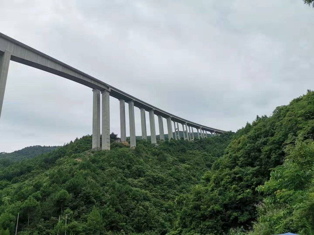 首富丹寨造富记
