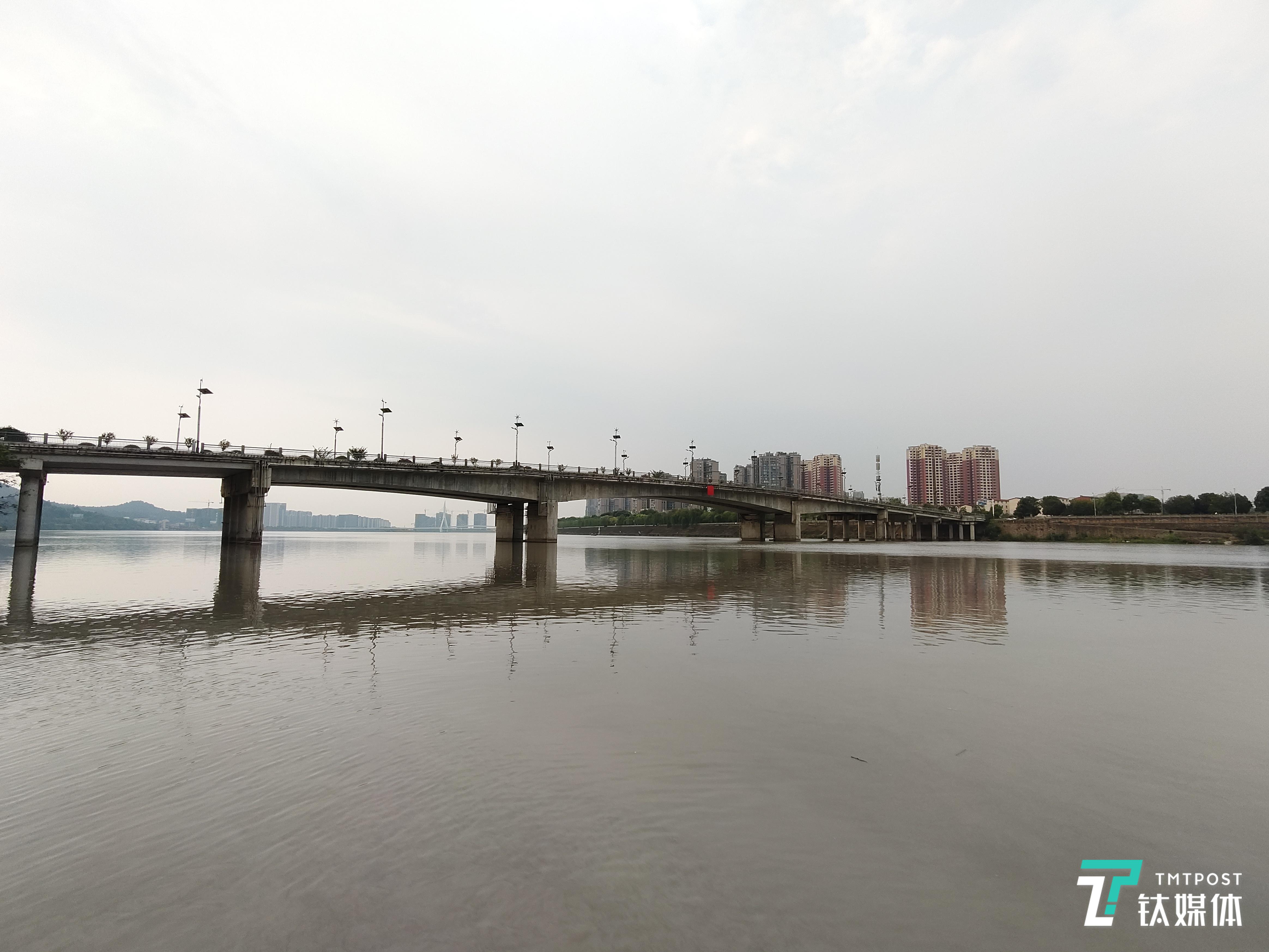 [钛媒体]更成熟的双屏体验，努比亚Z20手机评测 | 钛极客