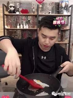 「三言财经」捧杀李佳琦：神话之后事故频发