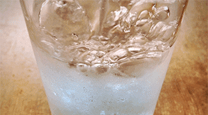 这个黑科技保温杯，自己就会烧热水，今年秋冬用它