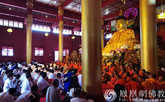 云南耿马孟定洞景佛寺举行“苏坦弄”仪式（图片来源：凤凰网佛教 摄影：耿马洞景佛寺）