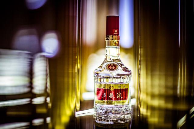 高价白酒盘点,几十万一瓶真的不是开玩笑吗?
