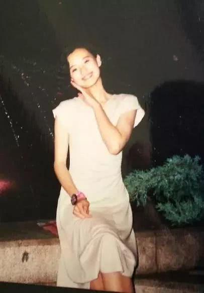《小欢喜》里的她被赞最有中国老婆形象，年轻时也这么美！