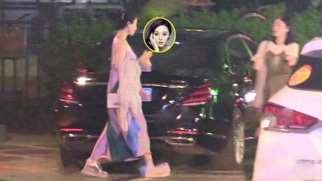 范冰冰被曝财务吃紧，在美容院拼命工作，忙到深夜饭都没吃