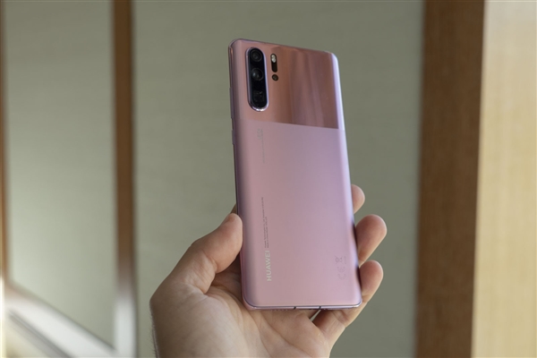 4988元起售 华为P30 Pro墨玉蓝/嫣紫色图赏