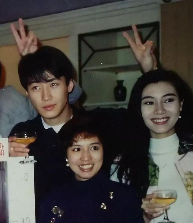 《原振侠》里的李嘉欣长得就是富贵的样子,感觉黎明都配不上她
