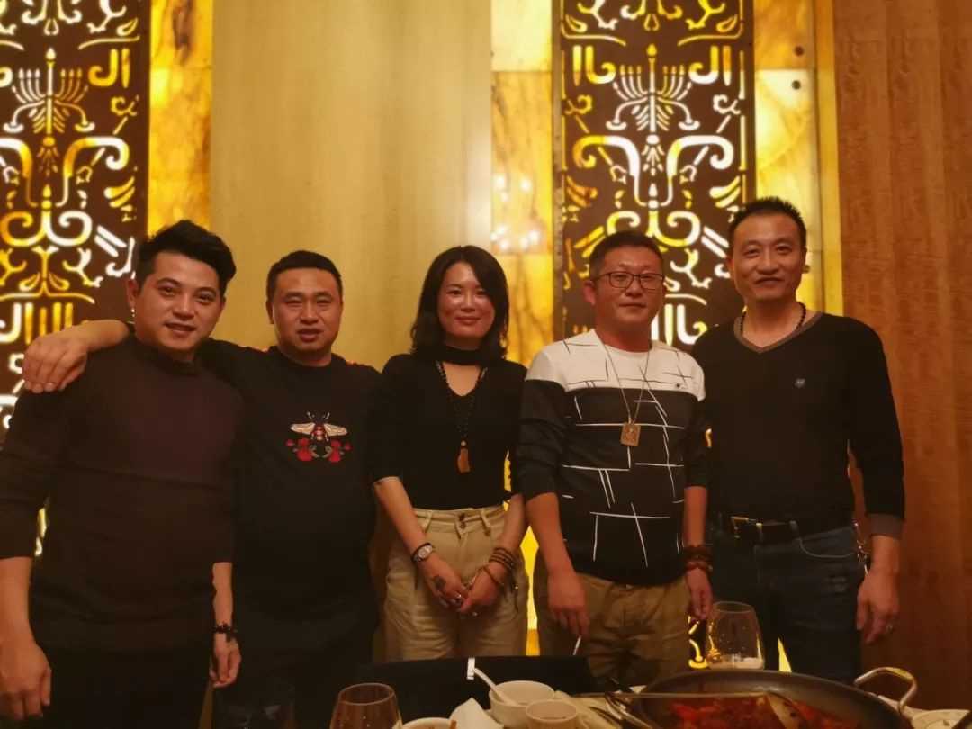 陈颖老师与友人合影