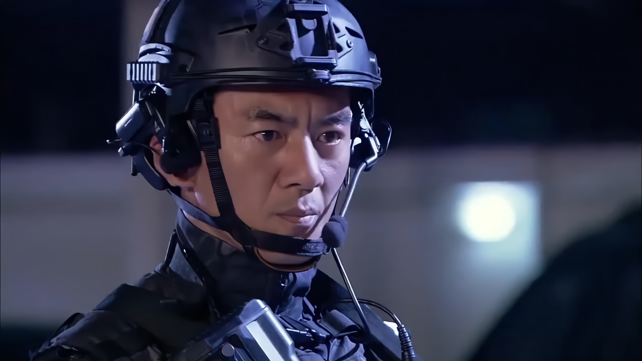 特警力量:特警儿子被抱走,特警老爸当场怒了,呼叫全队