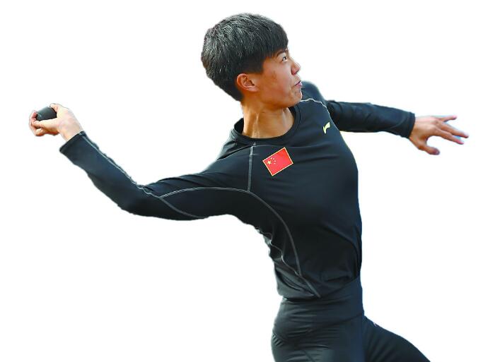 中國運動員進行投彈比賽 崔萌攝