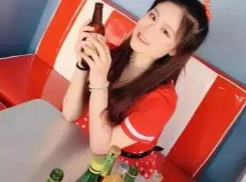 复古Disco《Para Para Sakura》亮相M-IDOL音乐现场