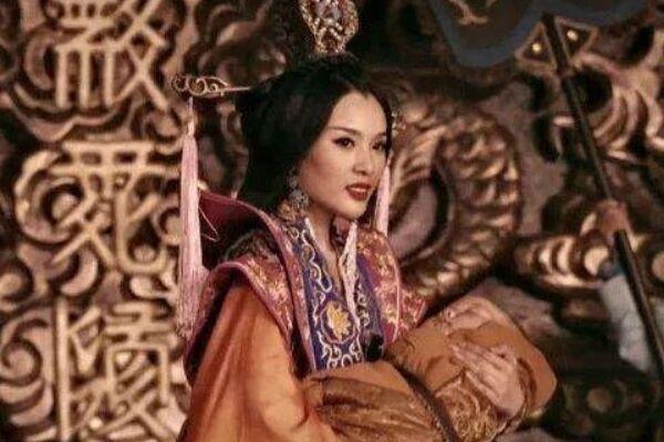 西夏开国皇帝李元昊有多疯狂?毒死母亲,砍死妻子儿子,强占儿媳
